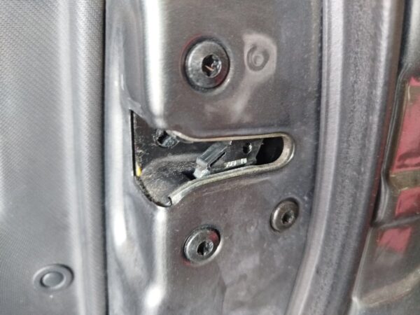 CERRADURA PUERTA DELANTERA DERECHA KIA CEED (ED)