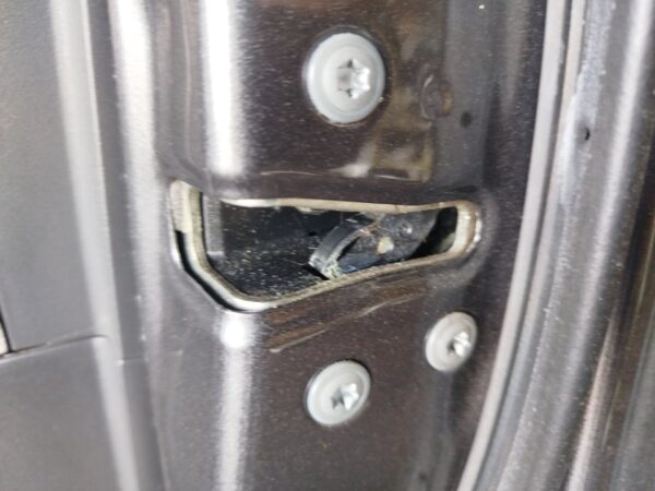 CERRADURA PUERTA DELANTERA DERECHA TOYOTA YARIS (KSP9/SCP9/NLP9)