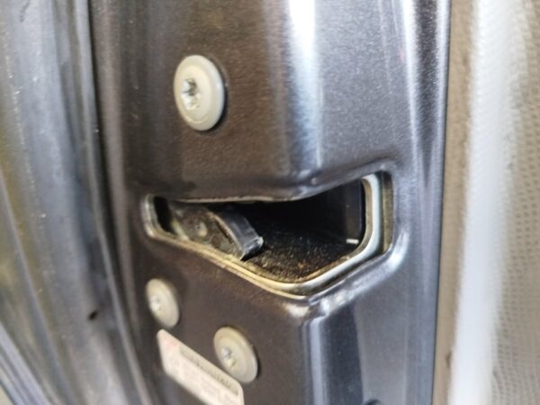 CERRADURA PUERTA TRASERA IZQUIERDA TOYOTA YARIS (KSP9/SCP9/NLP9)