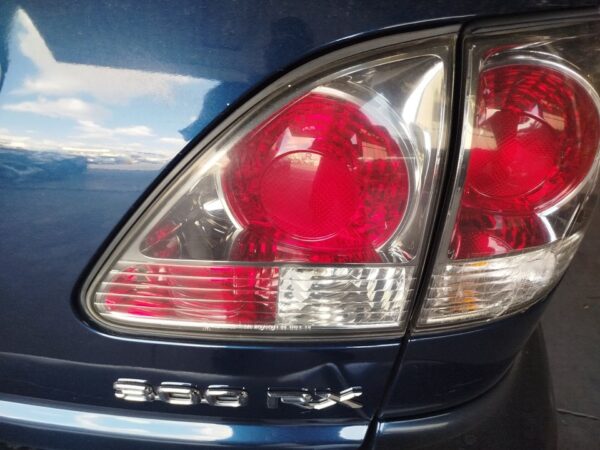 PILOTO TRASERO DERECHO INTERIOR LEXUS RX 300 (MCU15)