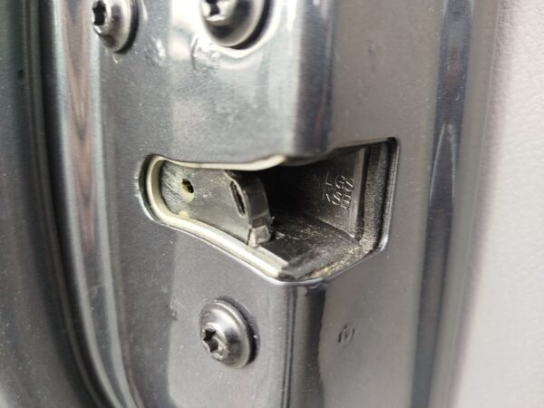 CERRADURA PUERTA DELANTERA IZQUIERDA SSANGYONG RODIUS