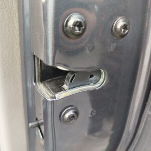 CERRADURA PUERTA TRASERA DERECHA SSANGYONG RODIUS