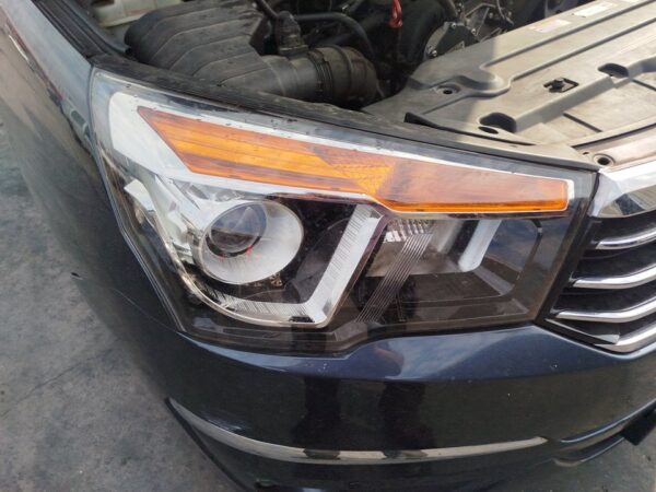 FARO DERECHO SSANGYONG RODIUS