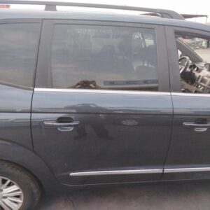 PUERTA TRASERA DERECHA SSANGYONG RODIUS
