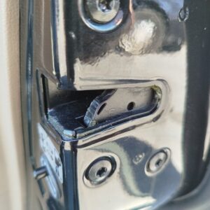 CERRADURA PUERTA TRASERA DERECHA KIA SPORTAGE (KM)