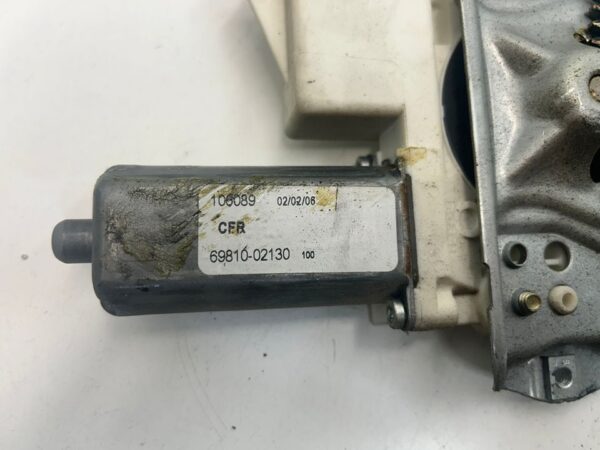 ELEVALUNAS DELANTERO DERECHO TOYOTA COROLLA (E12)