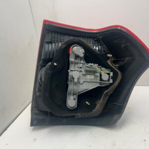 PILOTO TRASERO DERECHO TOYOTA COROLLA (E12)