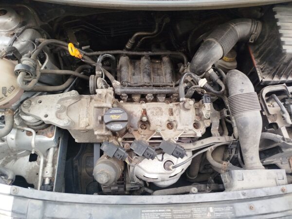 TRANSMISION DELANTERA IZQUIERDA VOLKSWAGEN FOX (5Z1)(04.2005)