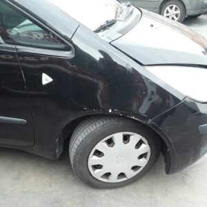 ALETA DELANTERA DERECHA MITSUBISHI COLT BERLINA 3 (Z30)