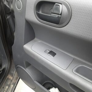 ELEVALUNAS DELANTERO DERECHO MITSUBISHI COLT BERLINA 3 (Z30)