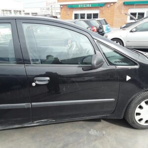 PUERTA DELANTERA DERECHA MITSUBISHI COLT BERLINA 3 (Z30)