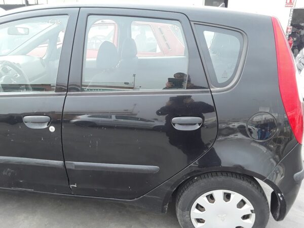 PUERTA TRASERA IZQUIERDA MITSUBISHI COLT BERLINA 3 (Z30)