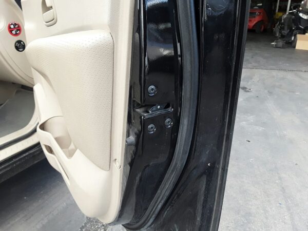 CERRADURA PUERTA DELANTERA DERECHA KIA CARENS (UN)