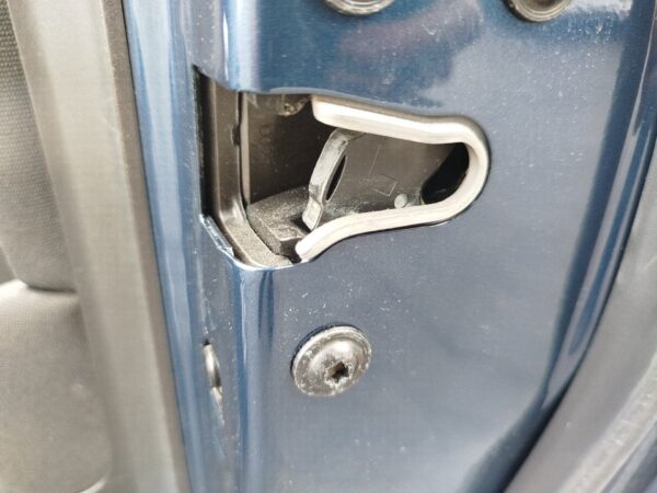 CERRADURA PUERTA TRASERA DERECHA OPEL ASTRA J BERLINA 5P