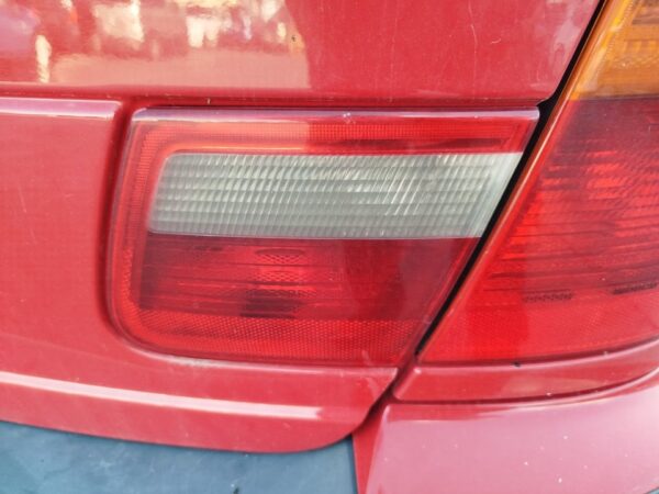 PILOTO TRASERO DERECHO INTERIOR BMW SERIE 3 BERLINA (E46)
