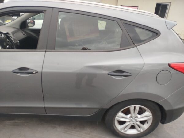 PUERTA TRASERA IZQUIERDA HYUNDAI IX35 (EL/LM)
