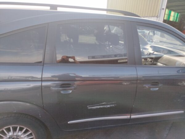 PUERTA TRASERA DERECHA SSANGYONG RODIUS