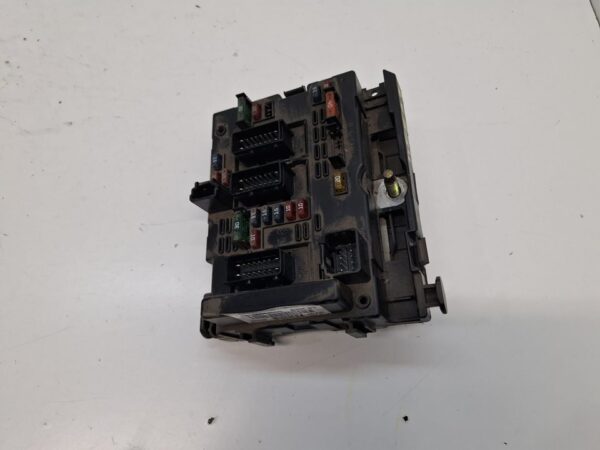 CAJA RELES / FUSIBLES PEUGEOT 307 (S1)(04.2001)