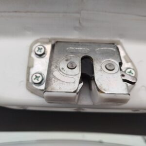 CERRADURA MALETERO / PORTON SUZUKI ALTO (AMF310)
