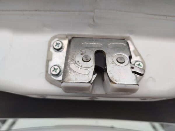 CERRADURA MALETERO / PORTON SUZUKI ALTO (AMF310)
