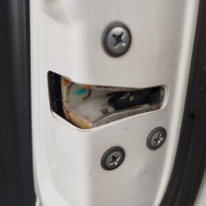 CERRADURA PUERTA DELANTERA DERECHA SUZUKI ALTO (AMF310)