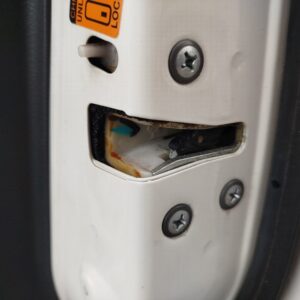 CERRADURA PUERTA TRASERA DERECHA SUZUKI ALTO (AMF310)