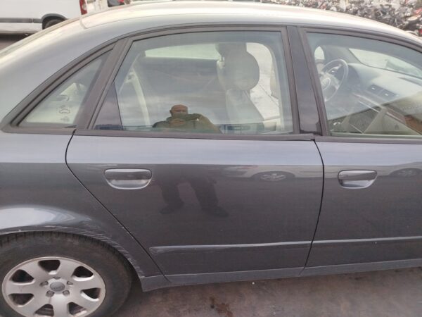 PUERTA TRASERA DERECHA AUDI A4 BERLINA (8E)