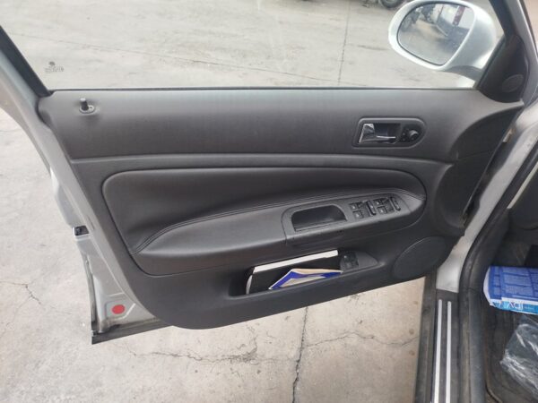 ELEVALUNAS DELANTERO IZQUIERDO VOLKSWAGEN PASSAT VARIANT (3B6)