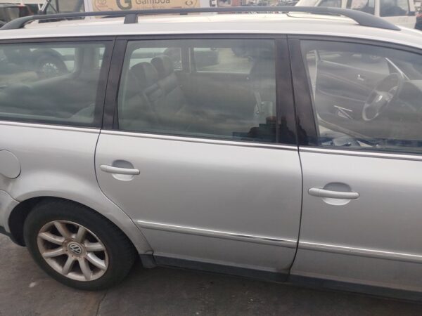 PUERTA TRASERA DERECHA VOLKSWAGEN PASSAT VARIANT (3B6)