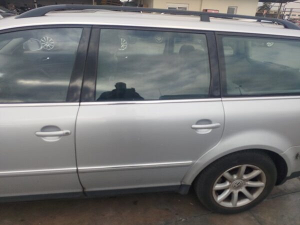 PUERTA TRASERA IZQUIERDA VOLKSWAGEN PASSAT VARIANT (3B6)
