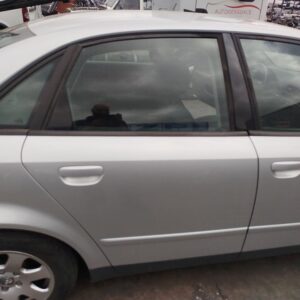 PUERTA TRASERA DERECHA AUDI A4 BERLINA (8E)