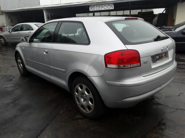 FARO DERECHO AUDI A3 - Imagen 2