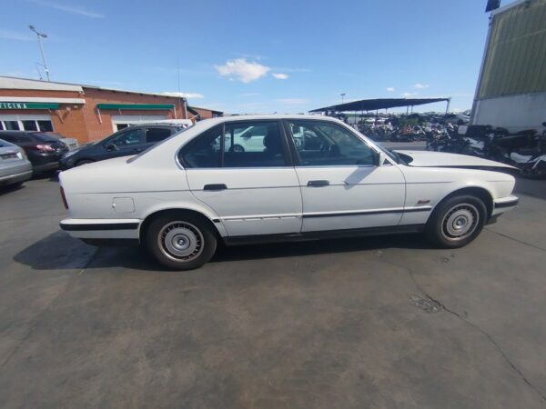 PILOTO TRASERO DERECHO BMW SERIE 5 BERLINA (E34) - Imagen 3