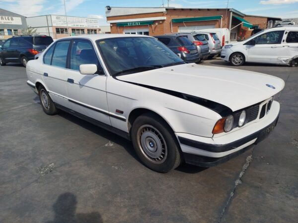 ALETA DELANTERA IZQUIERDA BMW SERIE 5 BERLINA (E34) - Imagen 3