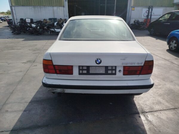 PILOTO TRASERO DERECHO BMW SERIE 5 BERLINA (E34) - Imagen 5
