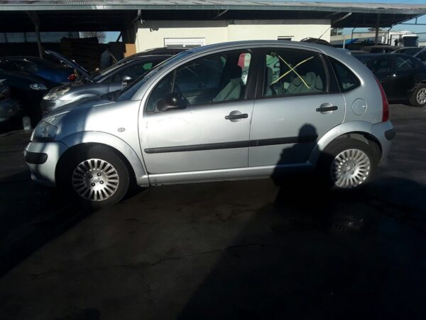 CAJA RELES / FUSIBLES CITROEN C3 - Imagen 4