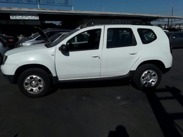 PILOTO TRASERO IZQUIERDO DACIA DUSTER - Imagen 4