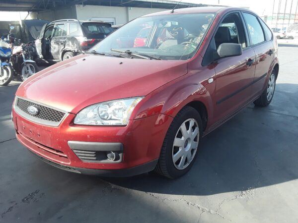 FARO IZQUIERDO FORD FOCUS BERLINA - Imagen 2