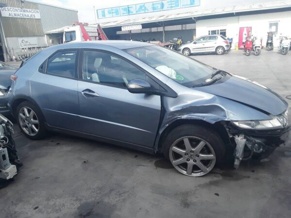 PARAGOLPES TRASERO HONDA CIVIC SEDÁN (FD) - Imagen 5