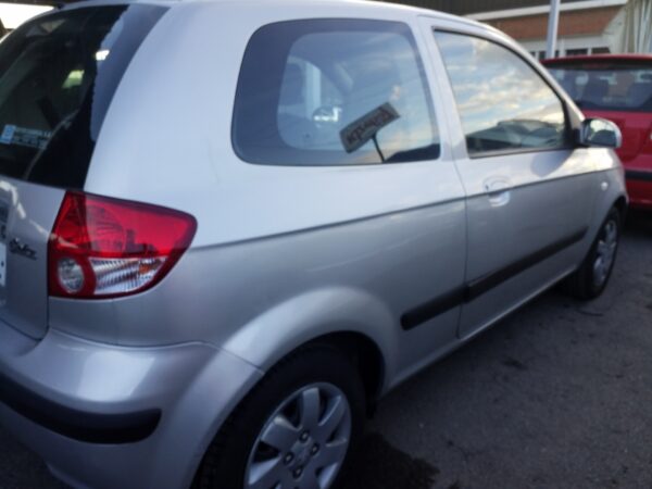 CAJA RELES / FUSIBLES HYUNDAI GETZ - Imagen 3