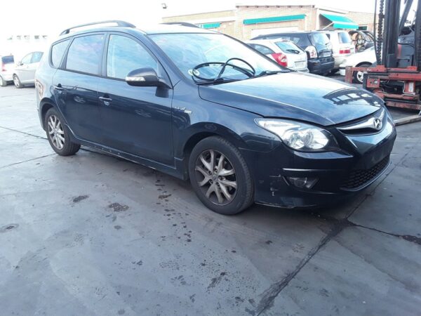 PARAGOLPES TRASERO HYUNDAI I30 CW - Imagen 4