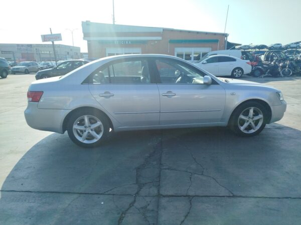RADIADOR AGUA HYUNDAI SONATA (NF) - Imagen 3