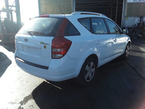 REJILLA AIREADORA KIA CEED (ED) - Imagen 4