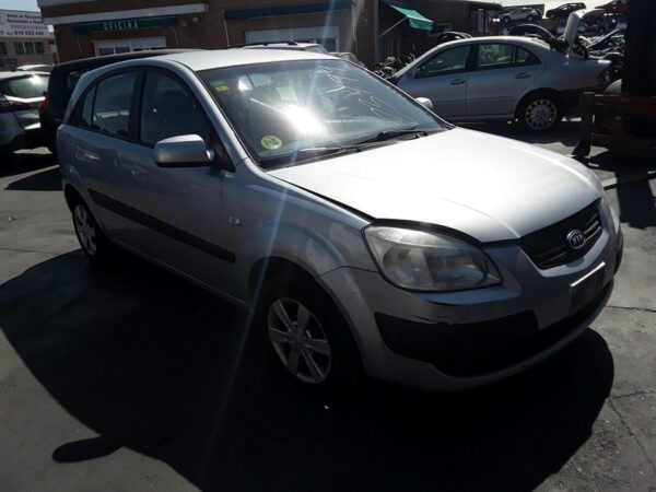 PILOTO TRASERO DERECHO KIA RIO - Imagen 3