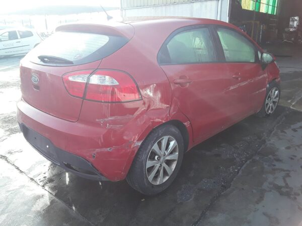 PILOTO TRASERO DERECHO KIA RIO - Imagen 5