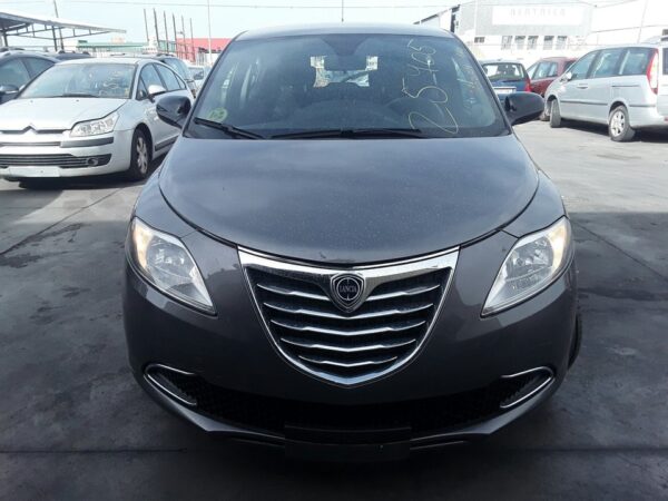 PARAGOLPES DELANTERO LANCIA YPSILON (402) - Imagen 2