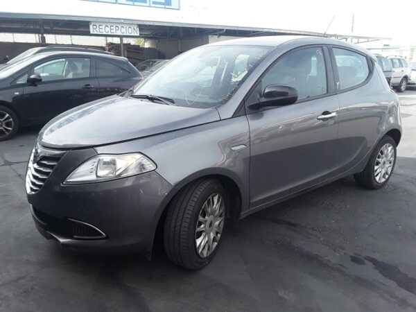 PARAGOLPES DELANTERO LANCIA YPSILON (402) - Imagen 3