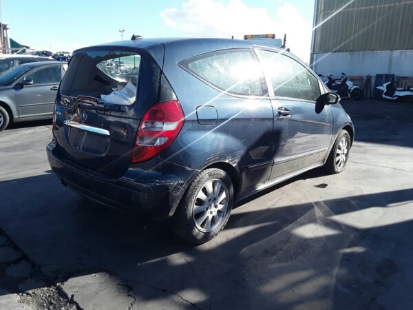 CONDENSADOR / RADIADOR  AIRE ACONDICIONADO MERCEDES-BENZ CLASE A (BM 169) - Imagen 3