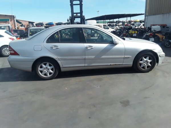 PILOTO TRASERO DERECHO MERCEDES CLASE C  BERLINA - Imagen 2