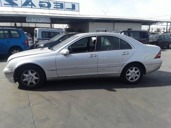 PILOTO TRASERO DERECHO MERCEDES CLASE C  BERLINA - Imagen 4